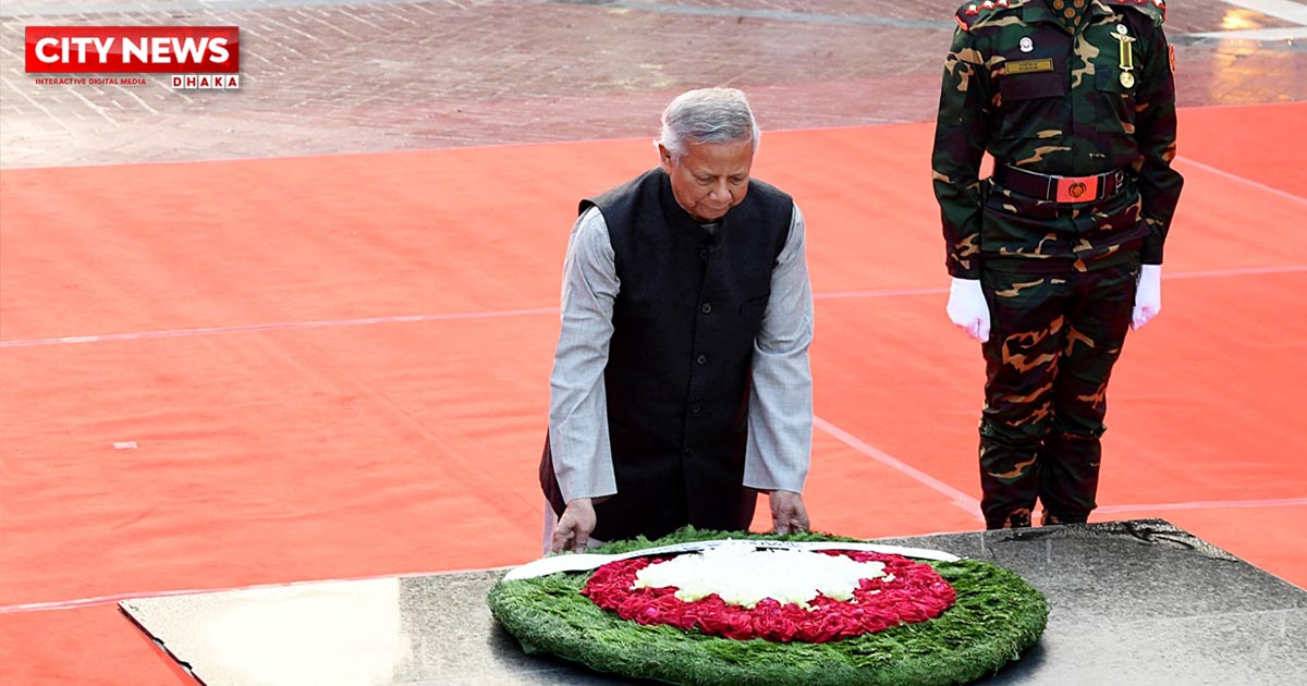 শহীদ বুদ্ধিজীবী স্মৃতিসৌধে প্রধান উপদেষ্টা