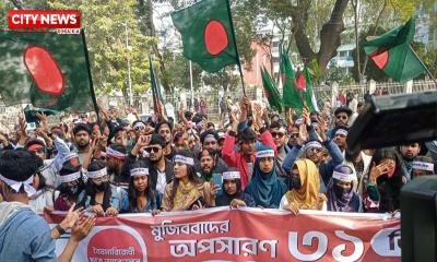 ‘মার্চ ফর ইউনিটি’ কর্মসূচি ঘিরে শহীদ মিনারে জড়ো হচ্ছেন নানা শ্রেণি-পেশার মানুষ