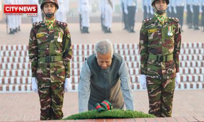 জাতীয় স্মৃতিসৌধে প্রধান উপদেষ্টার শ্রদ্ধা