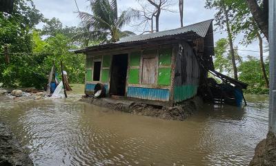 পানি ঢুকে গ্রামের পর গ্রাম প্লাবিত