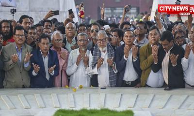 কারাগার থেকে সোজা জিয়ার কবরে, কাঁদলেন বাবর