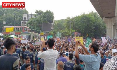 আউটসোর্সিং কর্মীদের শাহবাগ অবরোধ, যান চলাচল বন্ধ