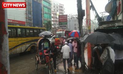 ঢাকায় ঝরছে আশ্বিনের বৃষ্টি, পথে পথে ভোগান্তি