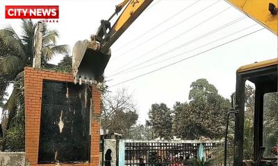 পঞ্চগড়ের বিভিন্ন এলাকায় বুলডোজার দিয়ে ভেঙ্গে দেয়া হলো শেখ মুজিবুরের মূর‌্যাল