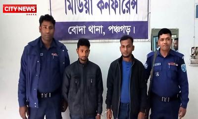 পঞ্চগড়ে পুলিশের অভিযান বোতলজাত তিন হাজার ১৩২ লিটার তেল জব্দ, গ্রেপ্তার দুই