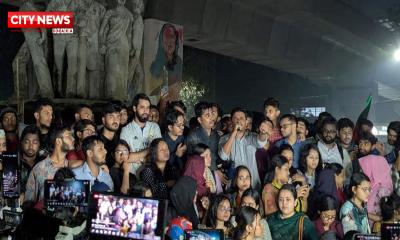 কুয়েটে ছাত্রদলের হামলার প্রতিবাদে ঢাবিতে বিক্ষোভ মিছিল